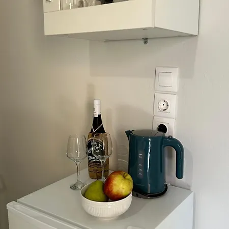 Venus Πανσιόν Κατελειός