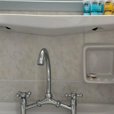 Venus Πανσιόν Κατελειός